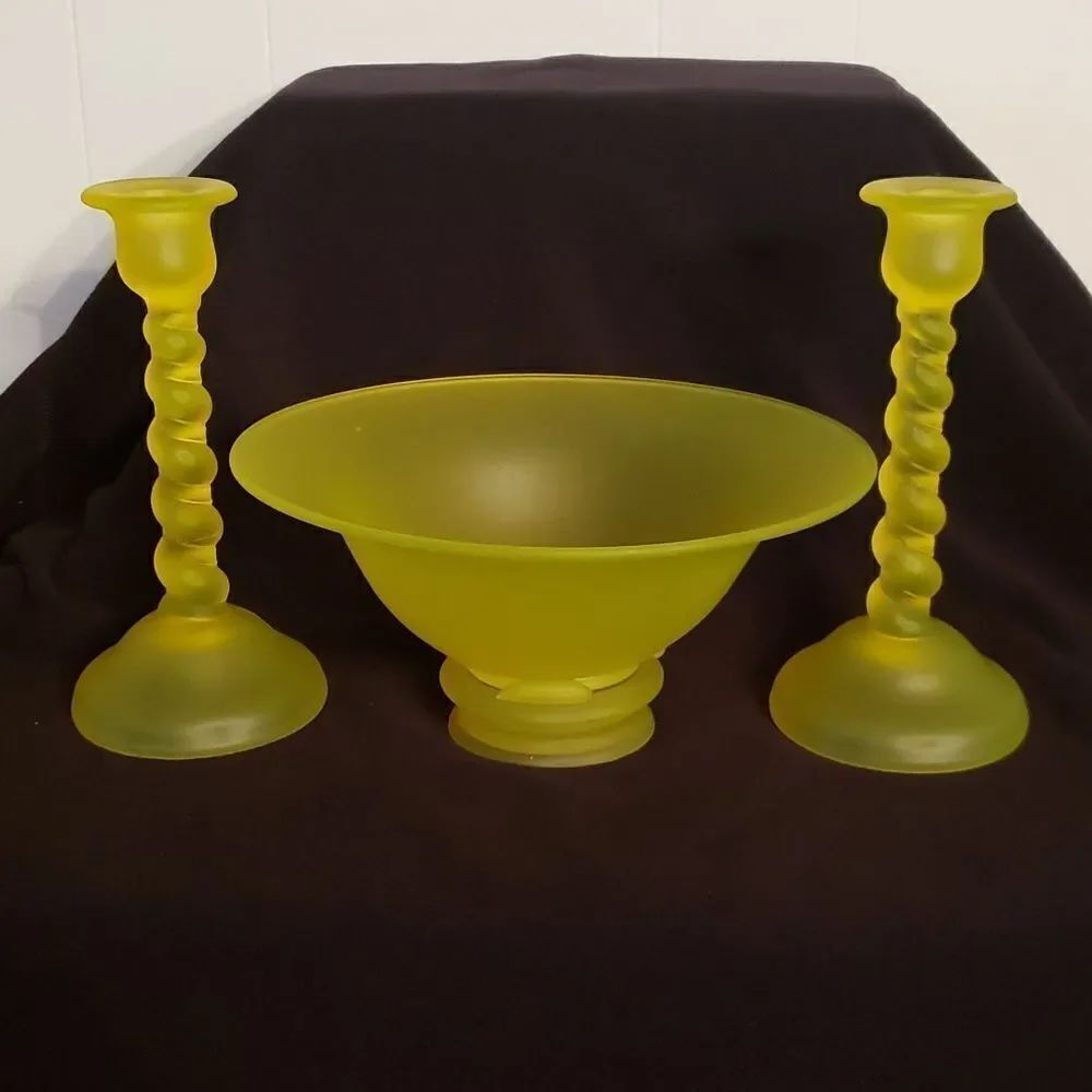 Antique Vtg Tiffin Vaseline "Uranium Glass" Bowl and Candlesticks, circa 1920s - Picture 2 of 13
